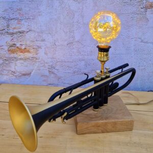 Luminaire Trompette noire et or