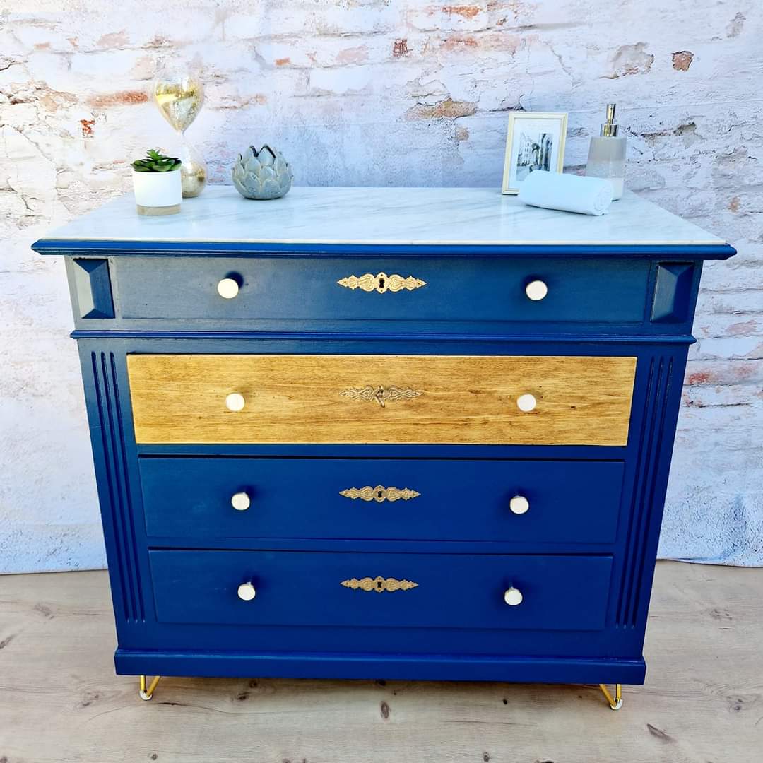 Commode bleue et marbre blanc – Image 5
